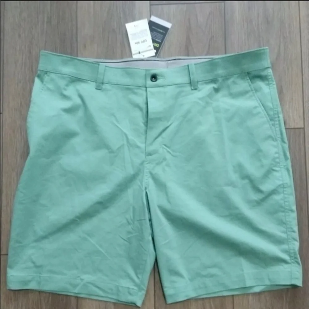 Men's Nike DA4139-316 Golf Shorts, Size UPF 40+, Green, New with Tags